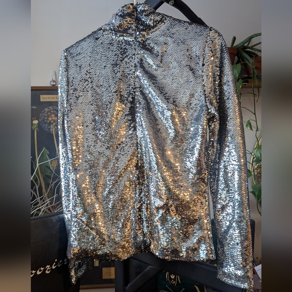 ICONE silver sequin turtleneck shirt w/hidden half zip in back, Sz S - VGUC - Picture 2 of 5